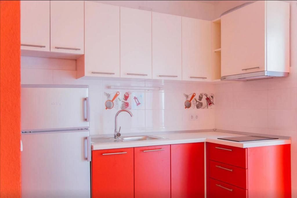 Fotografie z fotogalerie ubytování Family friendly seaside apartments Stanici, Omis - 16606 v Omiši
