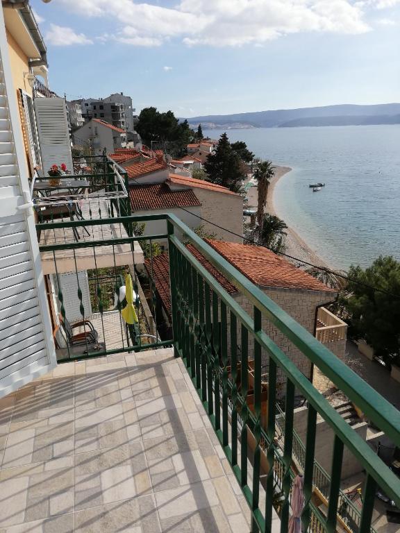 Fotografie z fotogalerie ubytování Family friendly seaside apartments Stanici, Omis - 16606 v Omiši