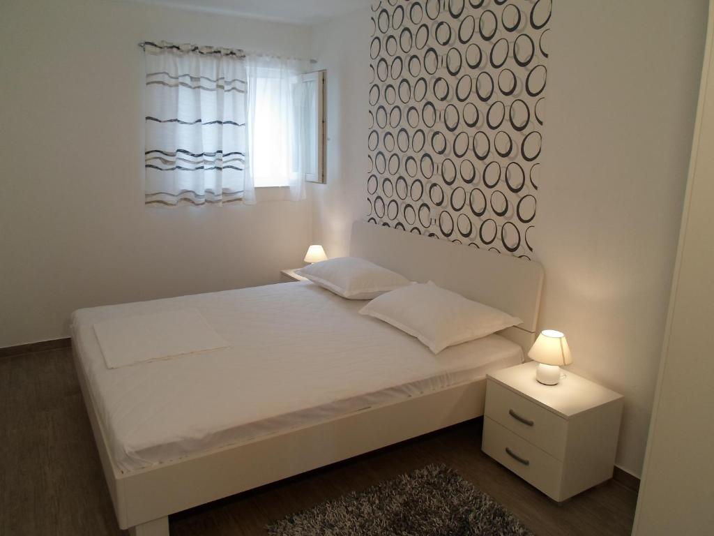 Fotografie z fotogalerie ubytování Family friendly seaside apartments Stanici, Omis - 16606 v Omiši