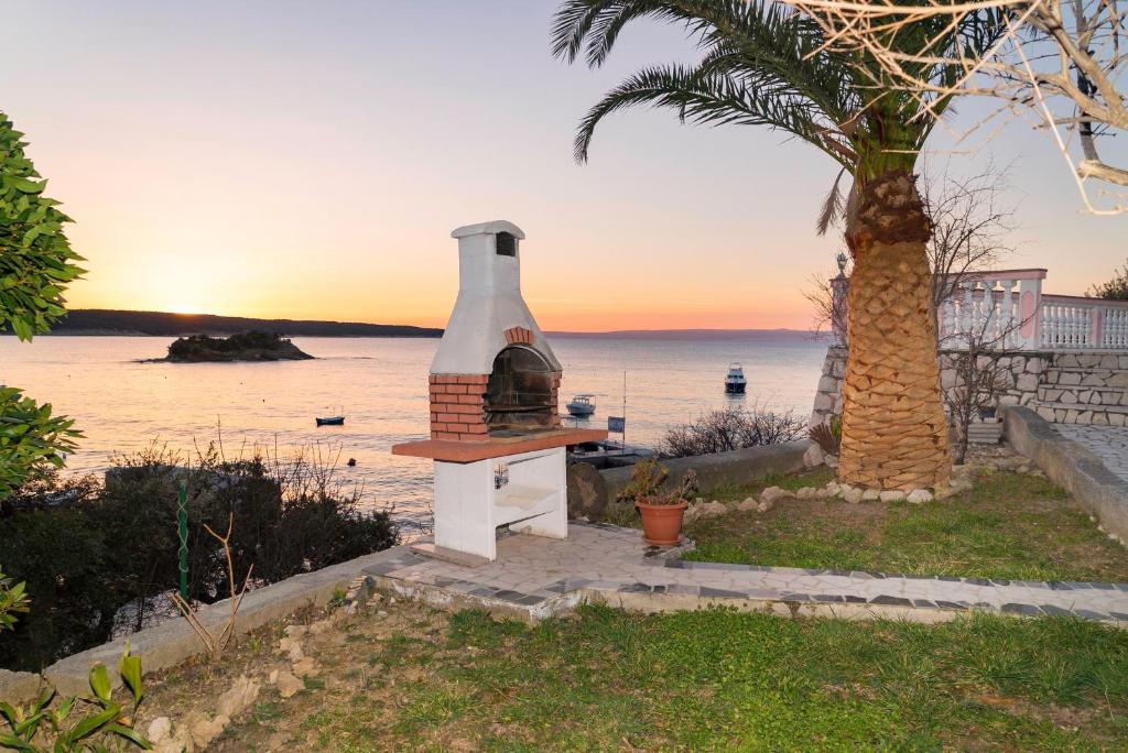Apartments and rooms by the sea Supetarska Draga - Gonar, Rab - 16761