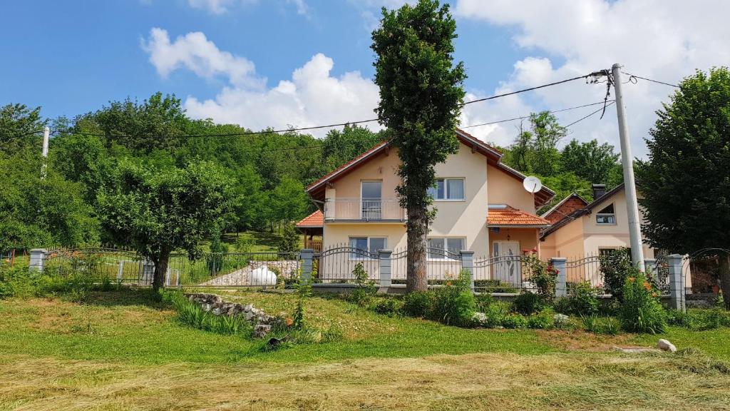 Fotografia z galérie ubytovania Family friendly house with a parking space Licki Osik, Velebit - 16777 v destinácii Gospič