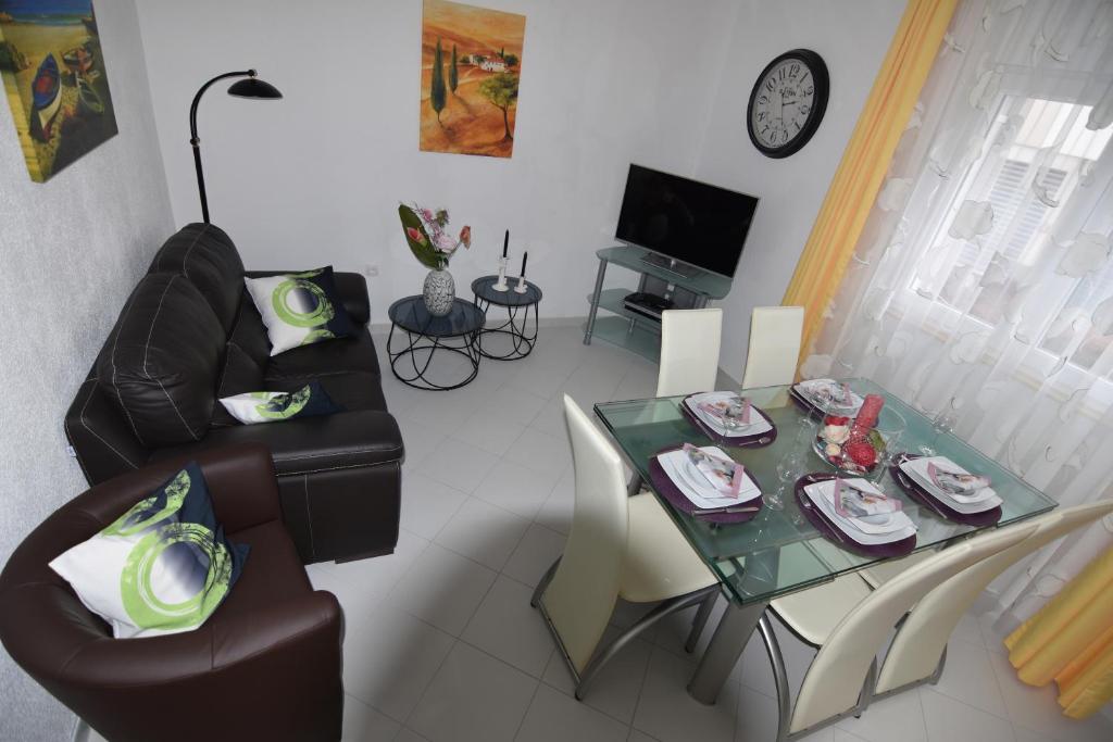 Fotografia z galérie ubytovania Apartments with a parking space Okrug Gornji, Ciovo - 16935 v Trogiri