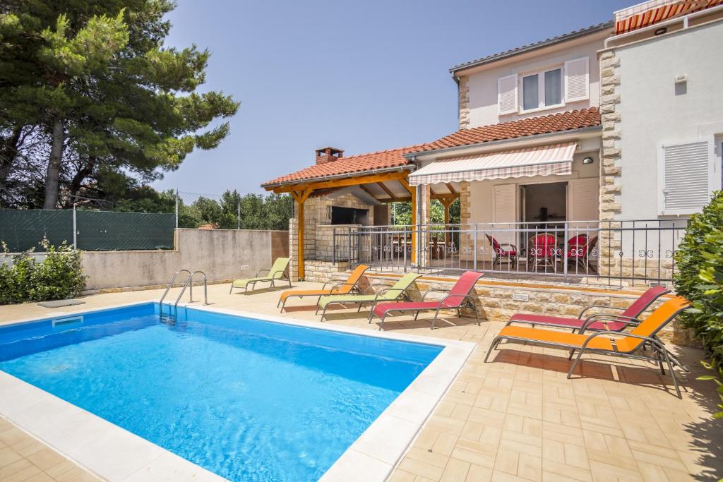 Fotografie z fotogalerie ubytování Family friendly house with a swimming pool Maslinica, Solta - 16782 v destinaci Grohote