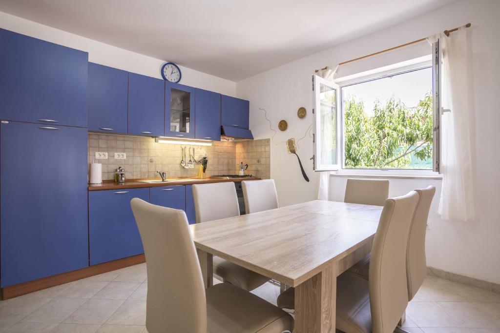 Fotografie z fotogalerie ubytování Family friendly house with a swimming pool Maslinica, Solta - 16782 v destinaci Grohote