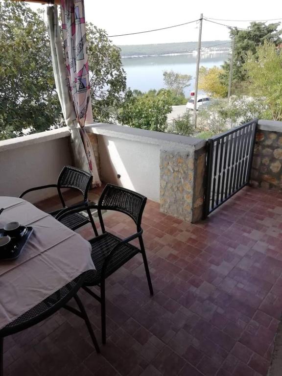 Fotografie z fotogalerie ubytování Apartments by the sea Gornji Karin, Novigrad - 16716 v destinaci Gornji Karin
