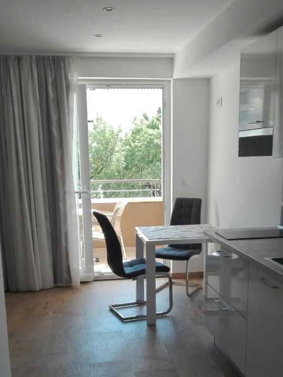 Fotografie z fotogalerie ubytování Apartments by the sea Makarska - 16786 v destinaci Makarska