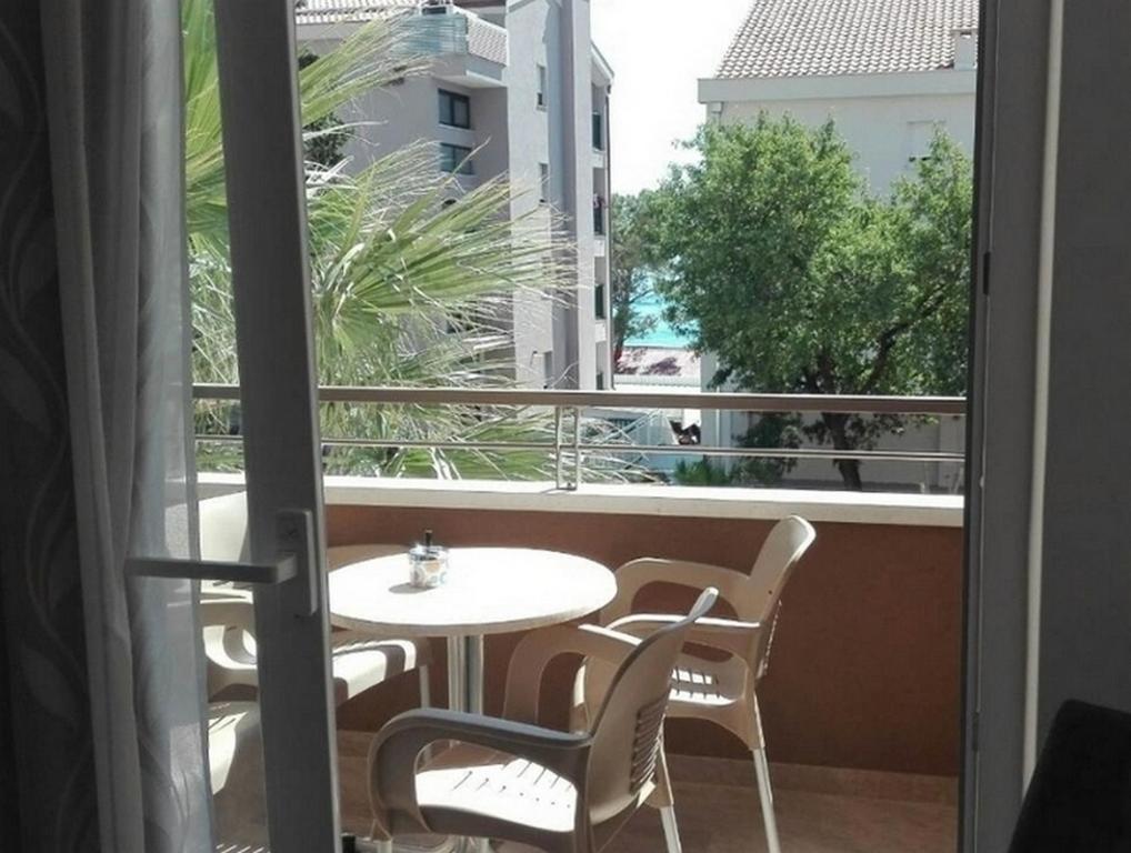Fotografie z fotogalerie ubytování Apartments by the sea Makarska - 16786 v destinaci Makarska