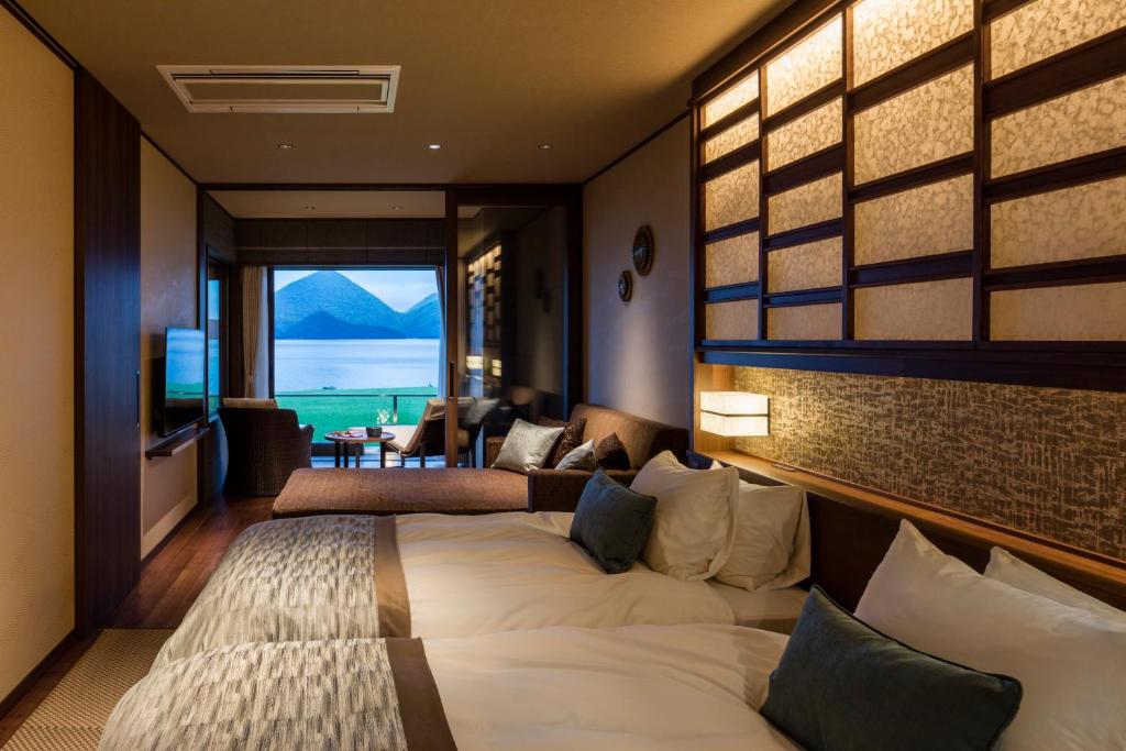 The Lake Suite Ko no Sumika (Toya Sun Palace Resort & Spa Annex) thumbnail 2