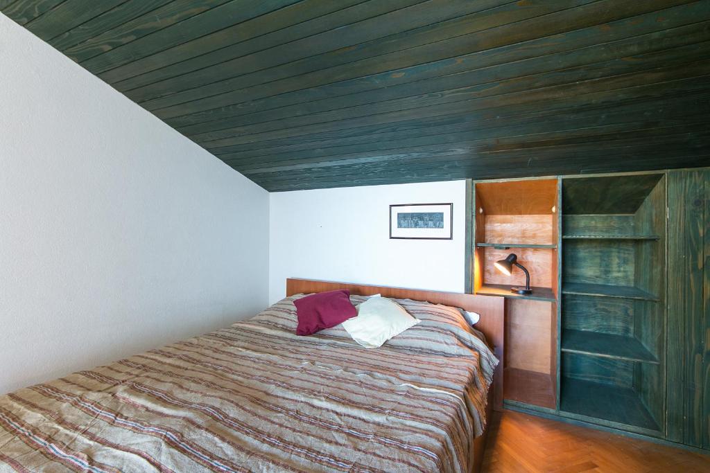 Posteľ alebo postele v izbe v ubytovaní Apartments by the sea Brela, Makarska - 16950