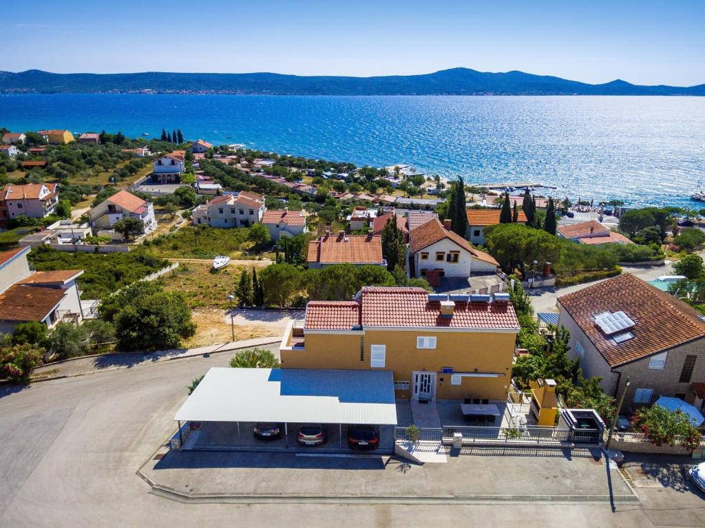 Zdjęcie z galerii obiektu Apartments by the sea Sveti Petar, Biograd - 16852 w mieście Sveti Filip i Jakov