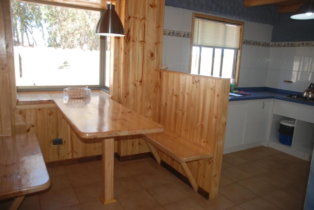 Kuchyň nebo kuchyňský kout v ubytování Cabañas Barrachina, Punta de Tralca