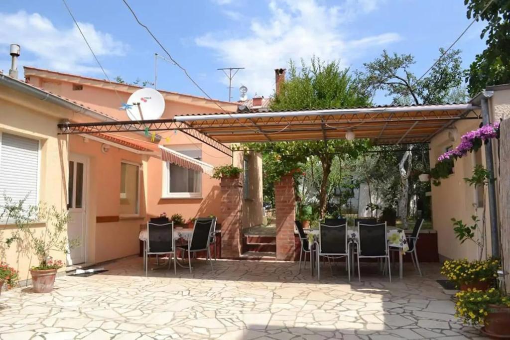 Apartments with WiFi Pula - 17014