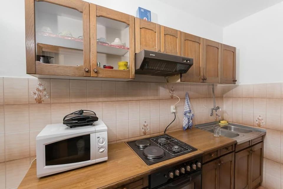 Fotografie z fotogalerie ubytování Apartments by the sea Vinisce, Trogir - 16860 v destinaci Vinišće