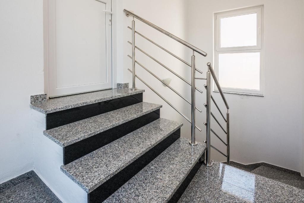 Fotografia z galérie ubytovania Apartments with a parking space Vir - 18520 vo Viry