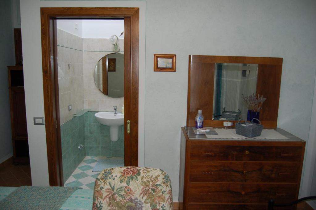 Łazienka w obiekcie Agriturismo "Le Rondinelle"