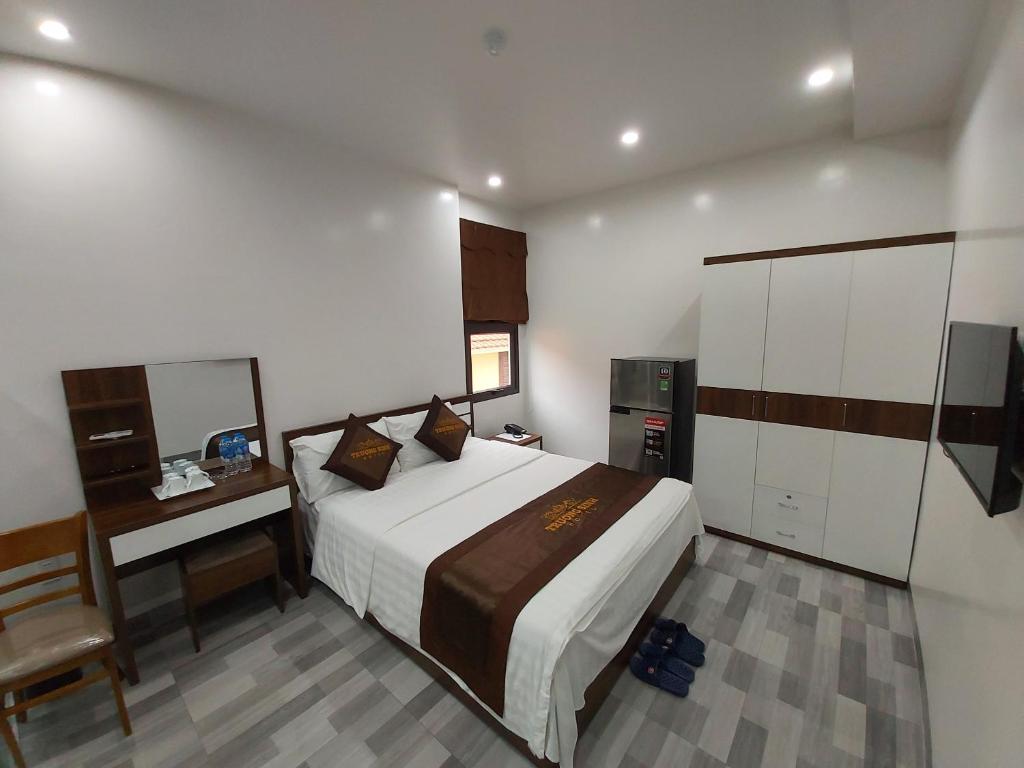 Trường Sinh Hotel - Deluxe Double Room