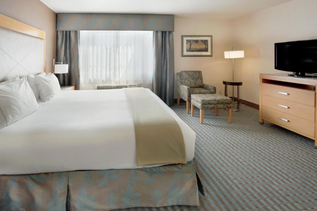 Holiday Inn Express Monterey - Cannery Row by IHG photo