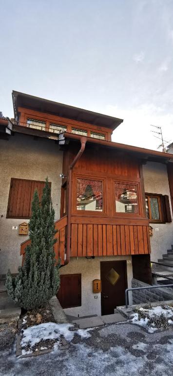 Budova, v ktorej sa apartmán nachádza