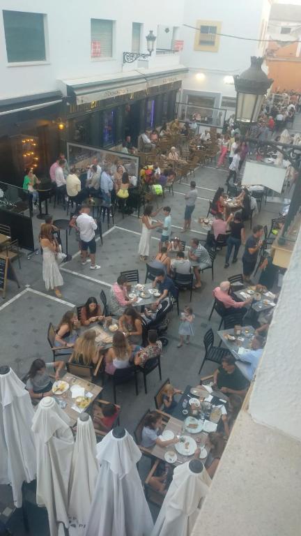Hosté ubytování BASTINAZO ALOHADREAM - PREMIUM - La mejor ubicación con Aire Acondicionado, Insonorización, Terraza y Equipamiento en El Puerto de Santa María - Grupo de solo menores de 25 no aceptados salvo fianza adicional