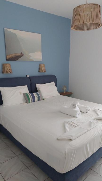 Christina Studios & Apartments - 18