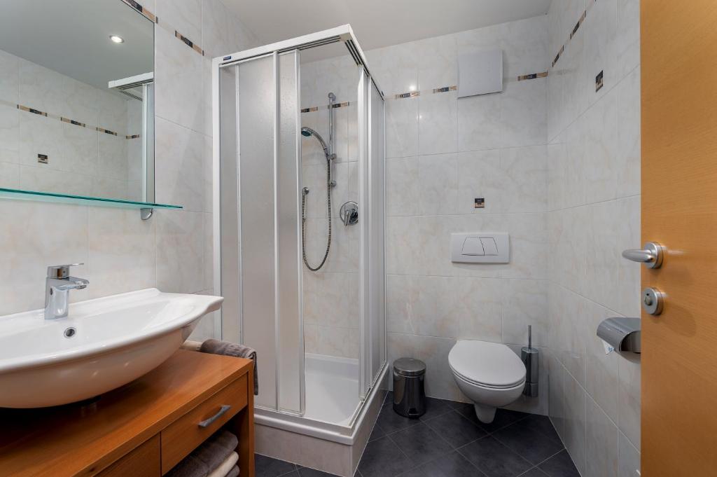 Koupelna v ubytování Apartments Samberg