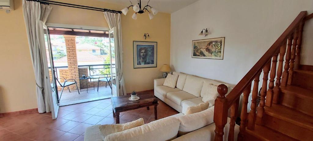 Atpūtas zona naktsmītnē Mirmidones Corfu Apartment