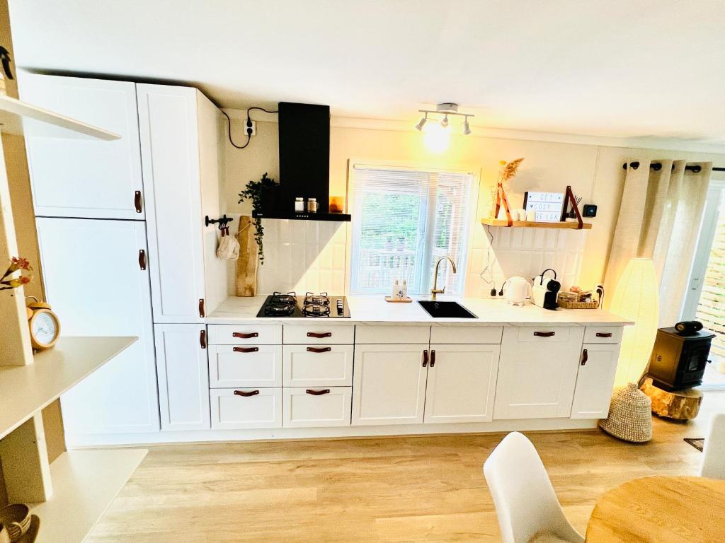 Kuchyň nebo kuchyňský kout v ubytování Trendy House Hattem nr64