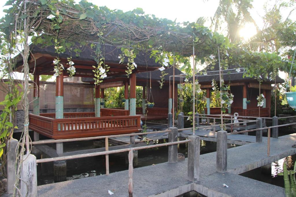 Zahrada ubytování Nur Guest House by Purely