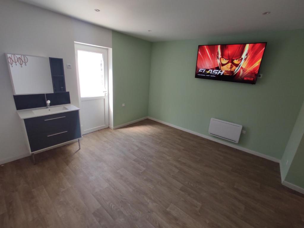 Fotografia z galérie ubytovania NG SuiteHome - Lille I Roubaix Centre I Coq Français - Balnéo - Netflix - Wifi v destinácii Roubaix