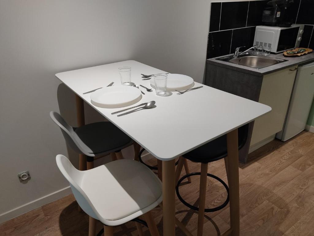Fotografia z galérie ubytovania NG SuiteHome - Lille I Roubaix Centre I Coq Français - Balnéo - Netflix - Wifi v destinácii Roubaix