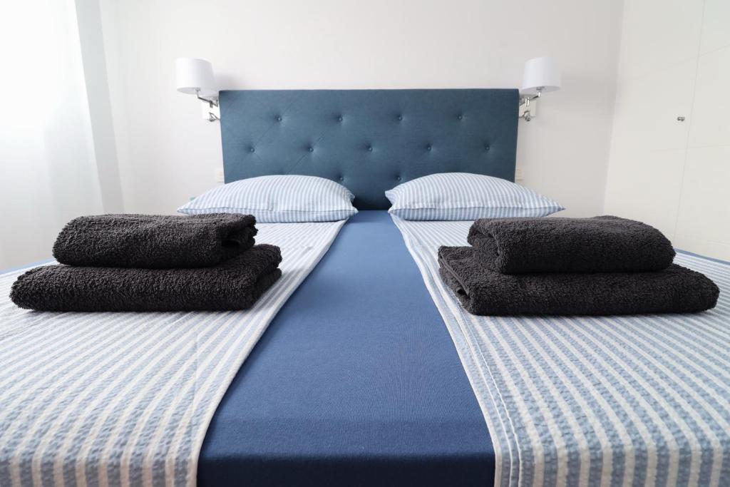 Posteľ alebo postele v izbe v ubytovaní TOPLAGE Marbella Neubau Luxus-Apartment, Strand und Altstadt in Minuten zu Fuss