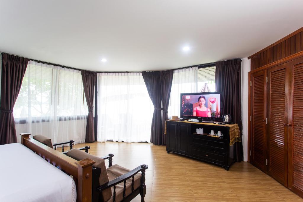 TV a/nebo společenská místnost v ubytování Rajapruek Samui Resort - SHA Plus
