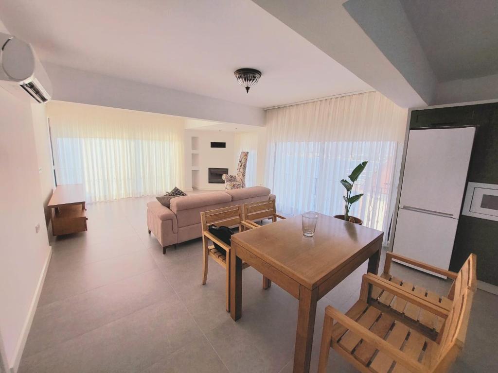 Ece Hotel Sovalye Island - Suite Met Kingsize Bed En Uitzicht Op Zee