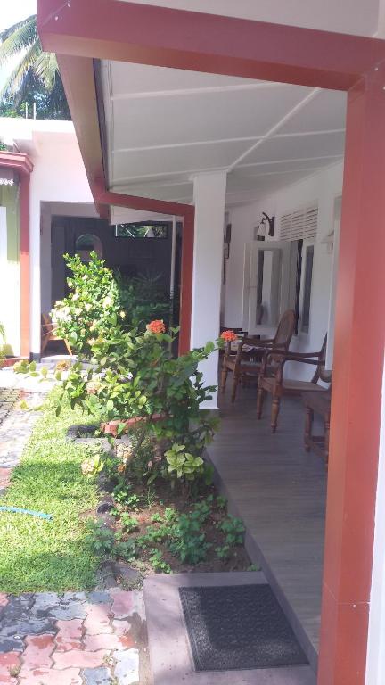 Devi Tourist Home - Single Room