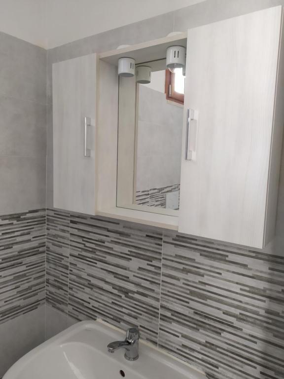 A bathroom at Casa Vacanze Lu Trappitu