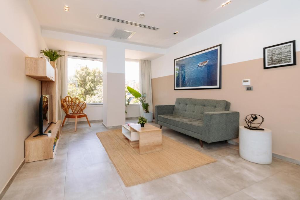 A television and/or entertainment centre at Brassbell l Zamalek l Jeddah Tower