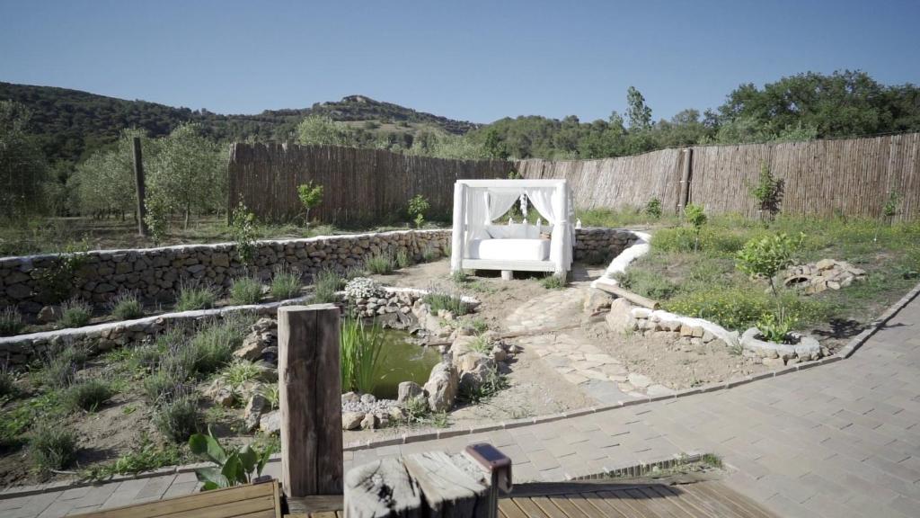 Nespecifikovaný výhled na hory nebo výhled na hory při pohledu z luxury tent
