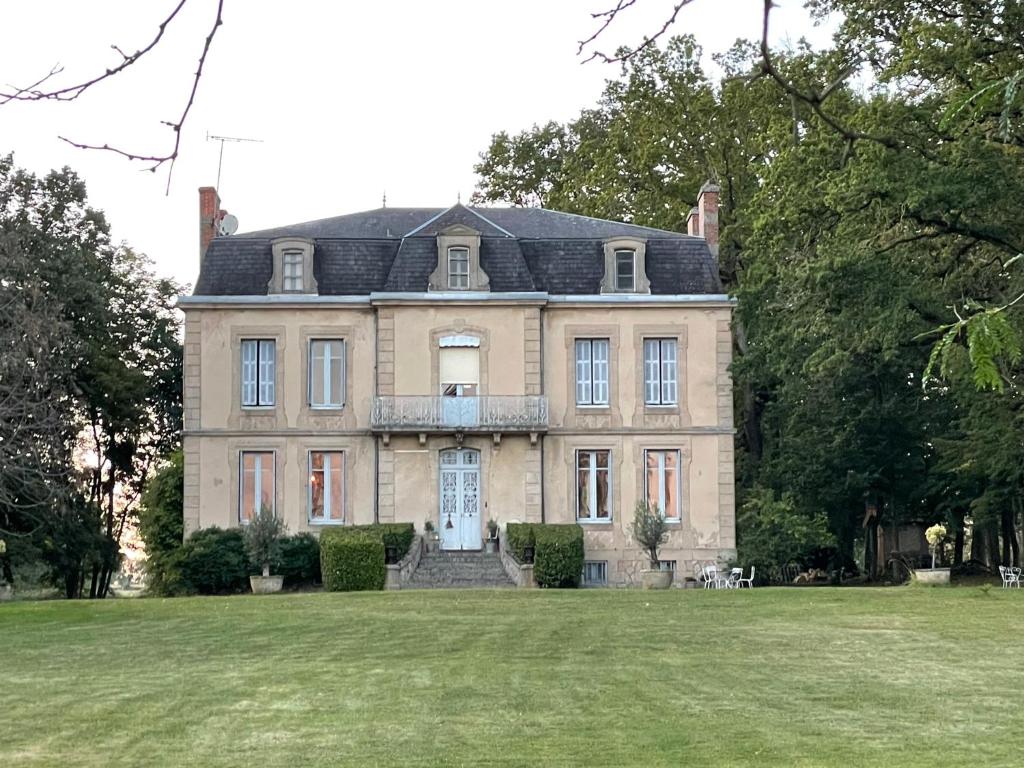 Vonkajšia záhrada v ubytovaní Chateau du Grand Lucay