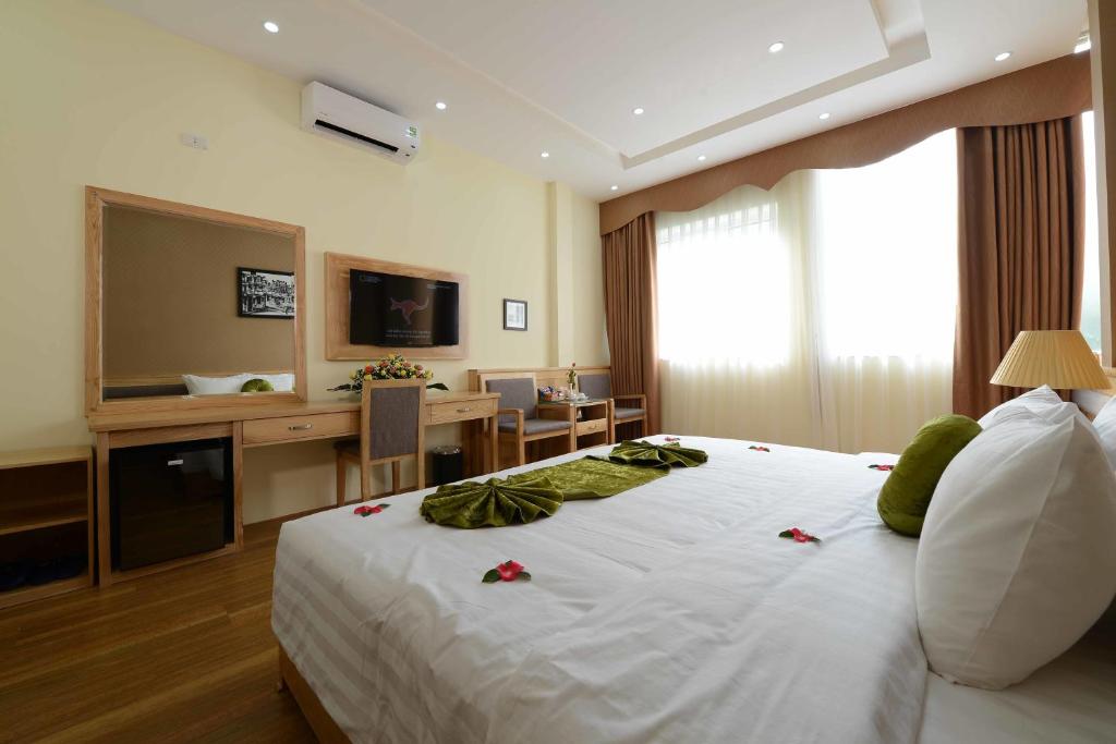 Blue Hanoi Inn Hotel - Suite