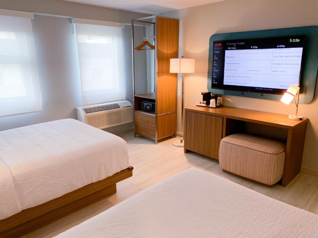 Postel nebo postele na pokoji v ubytování TRYP by Wyndham Mayaguez