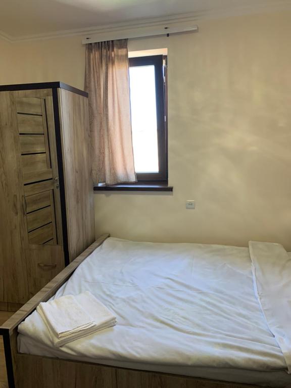 Postel nebo postele na pokoji v ubytování Arman's House Sevan