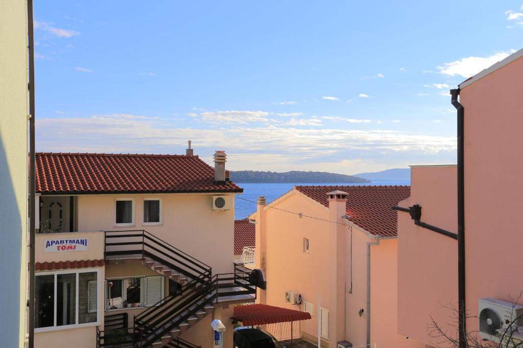 Fotografia z galérie ubytovania Apartments by the sea Seget Donji, Trogir - 18648 v Trogiri