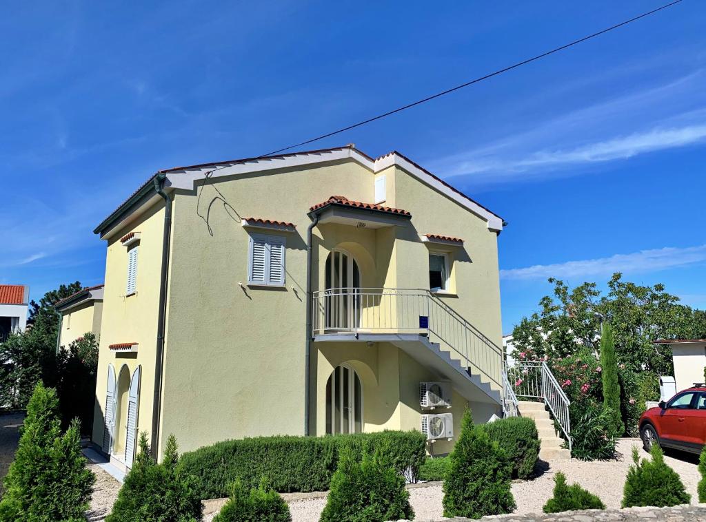 Budova, v ktorej sa apartmán nachádza