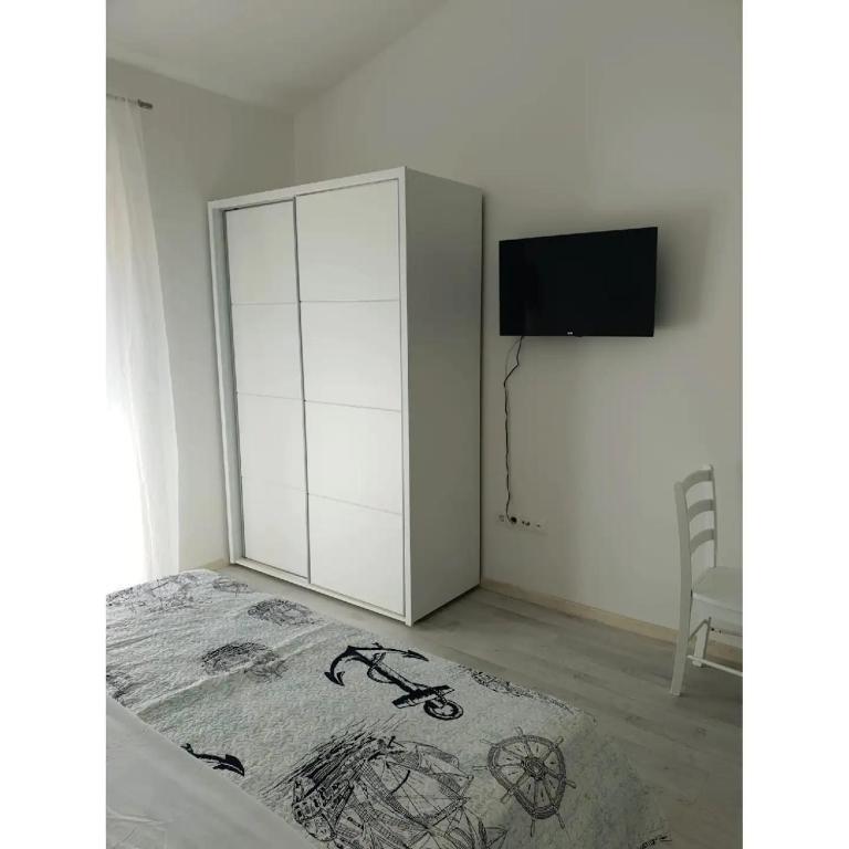Apartments with a parking space Bibinje, Zadar - 18619 - Studio With Balcony And Sea View