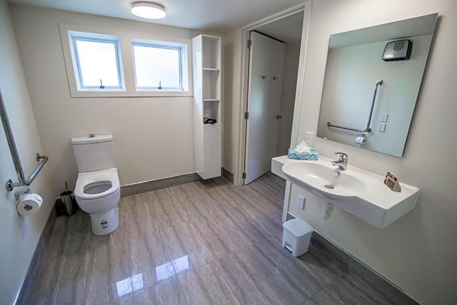 Kea by the Lake - Resim 33