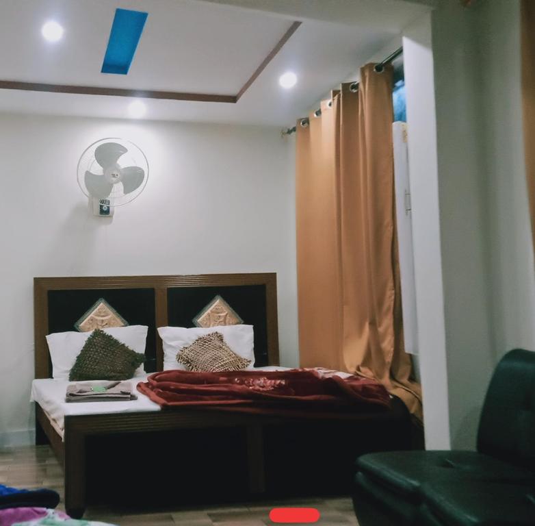 Postel nebo postele na pokoji v ubytování Hotel Saspolo skardu