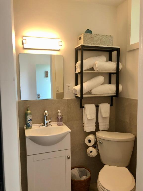 Koupelna v ubytování Kona Tiki Hotel