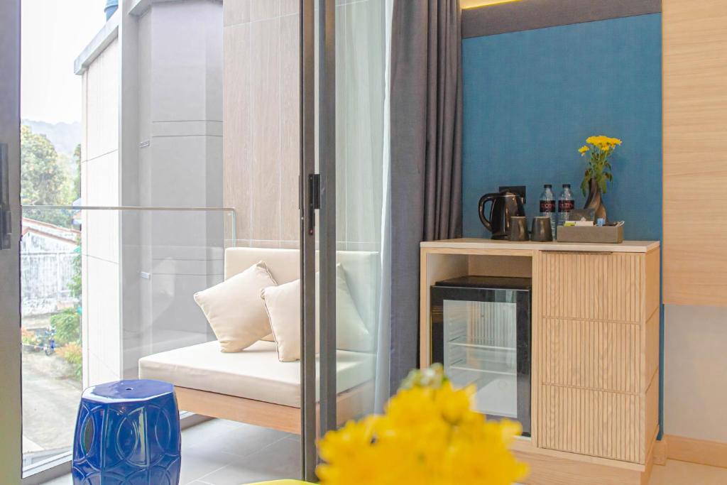 GLOW Mira Karon Beach - 10