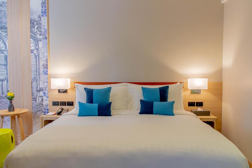 GLOW Mira Karon Beach - 3