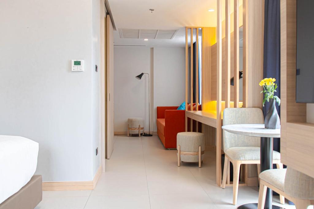 GLOW Mira Karon Beach - 15